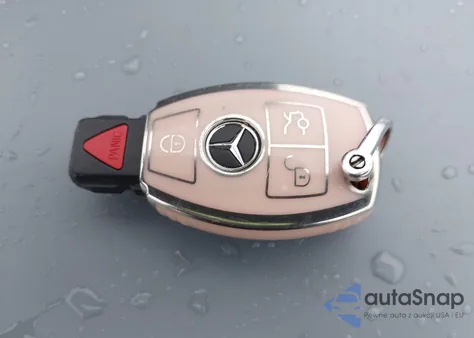 2018 Mercedes-Benz C 300 from USA, damaged, VIN 55SWF4JB4JU256062